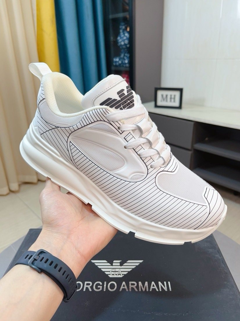 Giorgio Armani Textured Low-Top Sneakers