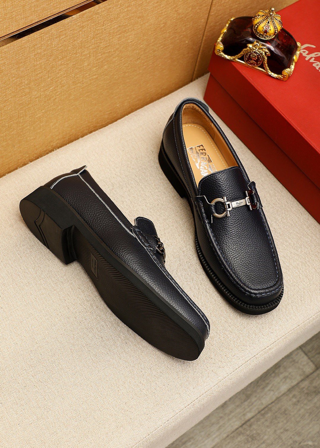 Ferragamo Black Pebble-Grain Bit Loafers